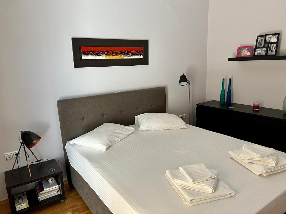 Central Kalamata Cozy Apartment Esterno foto