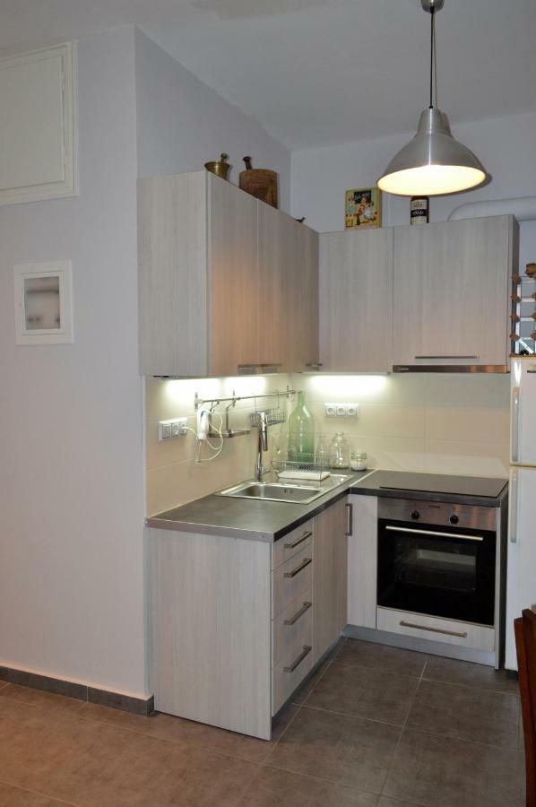 Central Kalamata Cozy Apartment Esterno foto